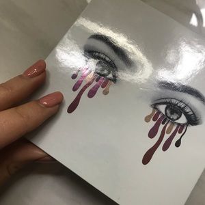 KYLIE BURGUNDY PALETTE